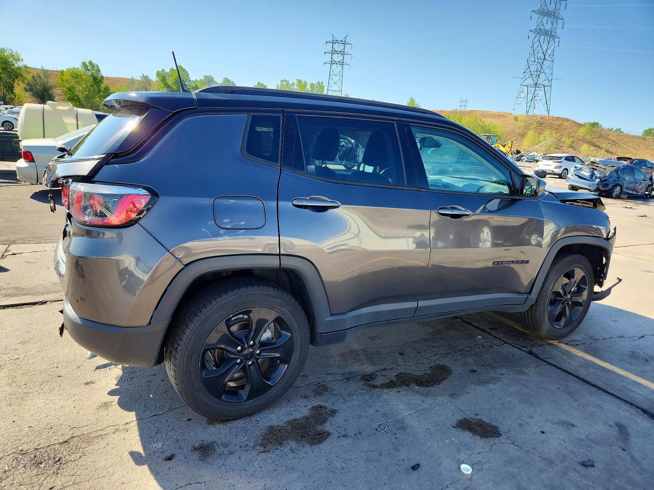 2019 Jeep Compass Latitude - Image 3