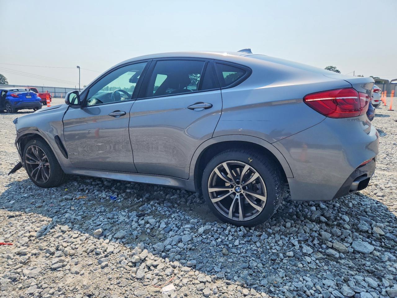 2015 BMW X6 xDrive50I - Фото 2