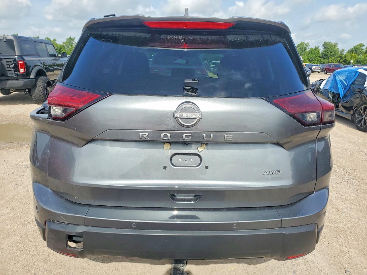 2025 Nissan Rogue Sv - Image 6