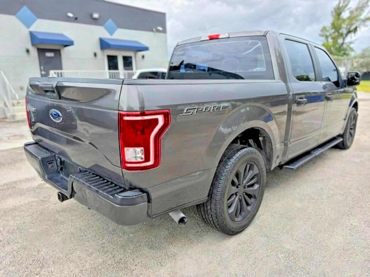 2016 Ford F150 Supercrew - Фото 3