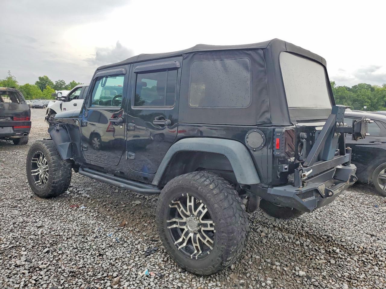 2015 Jeep Wrangler Unlimited Sport - Фото 2