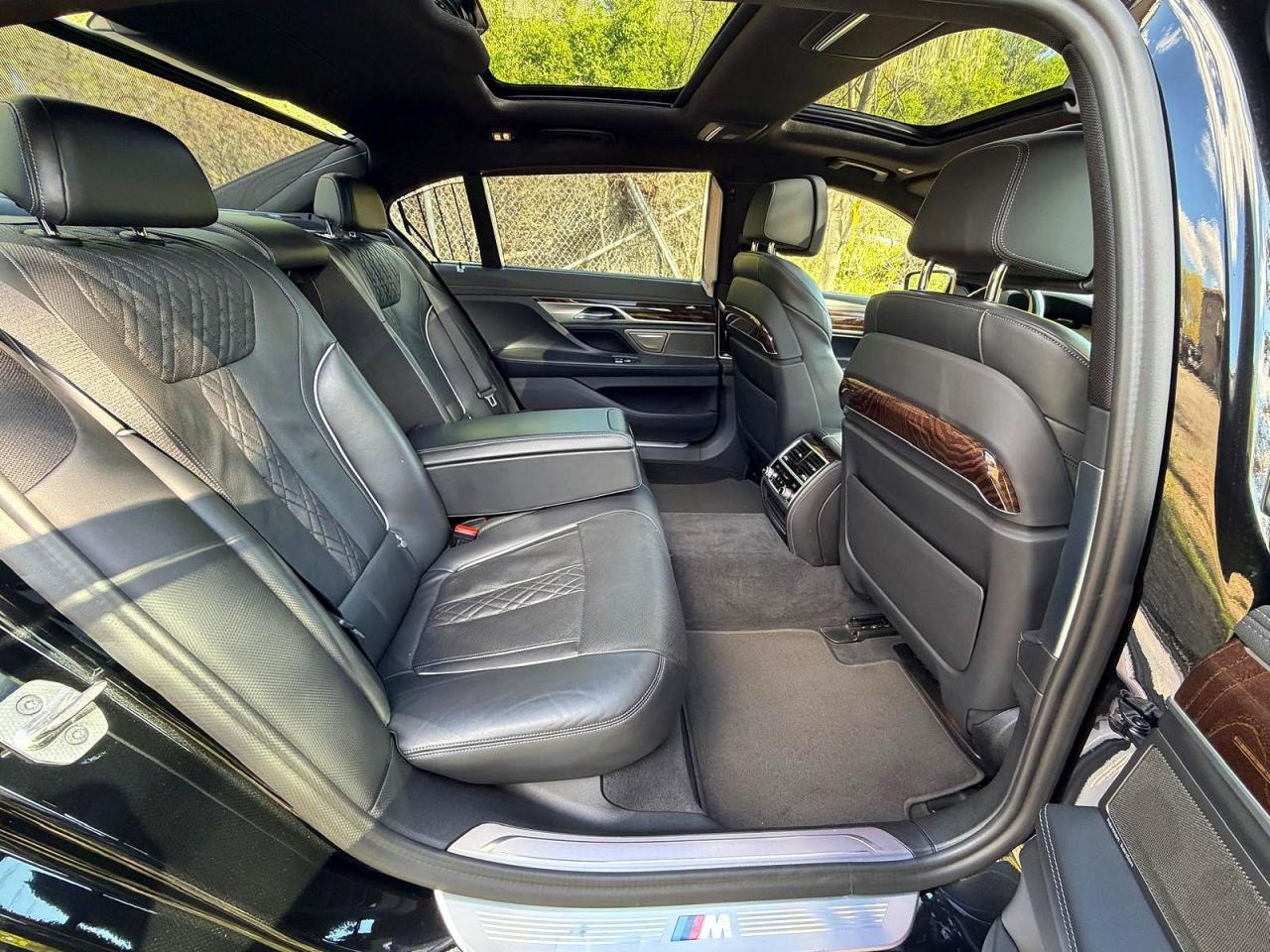 2022 BMW 740 Xi - Image 6