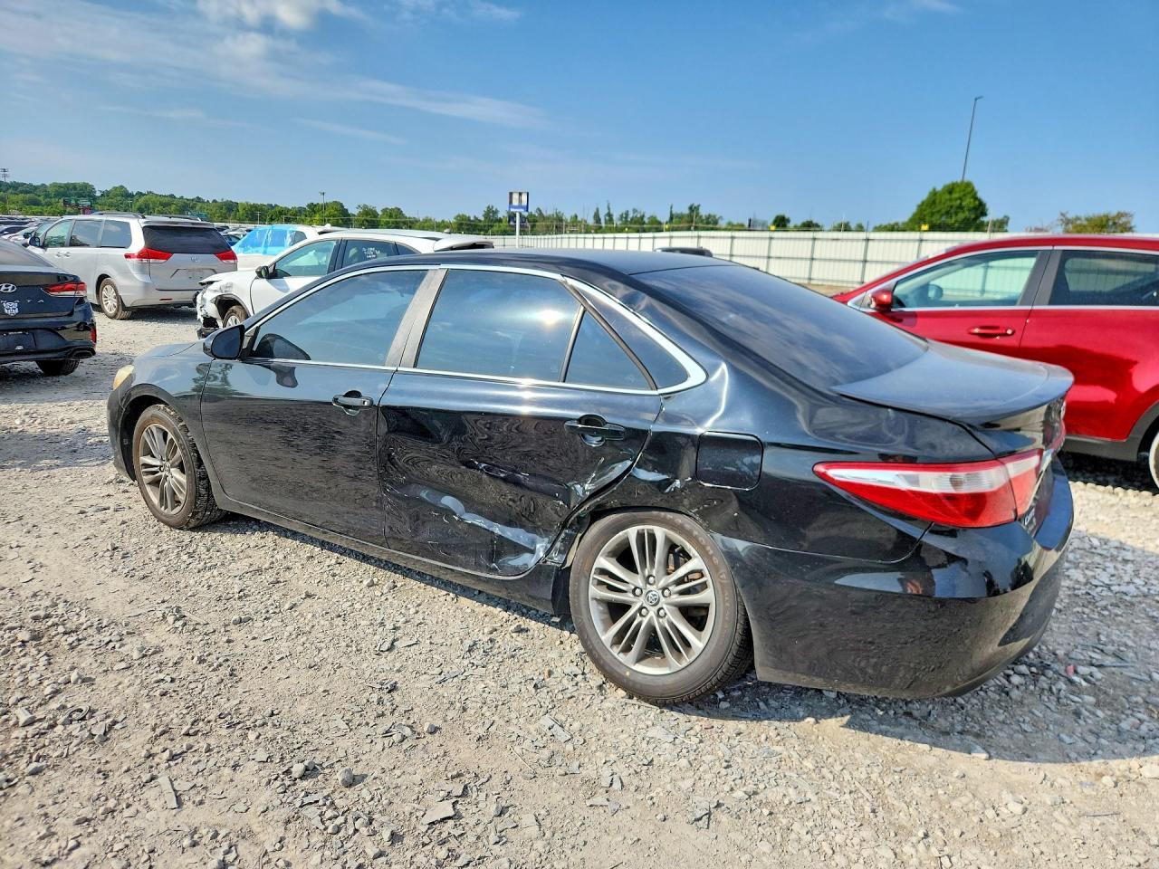 2015 Toyota Camry Se - Фото 2