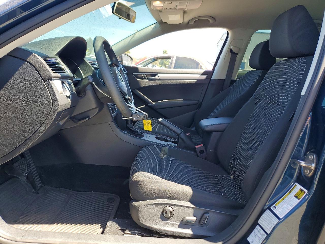 2018 Volkswagen Passat S - Фото 7