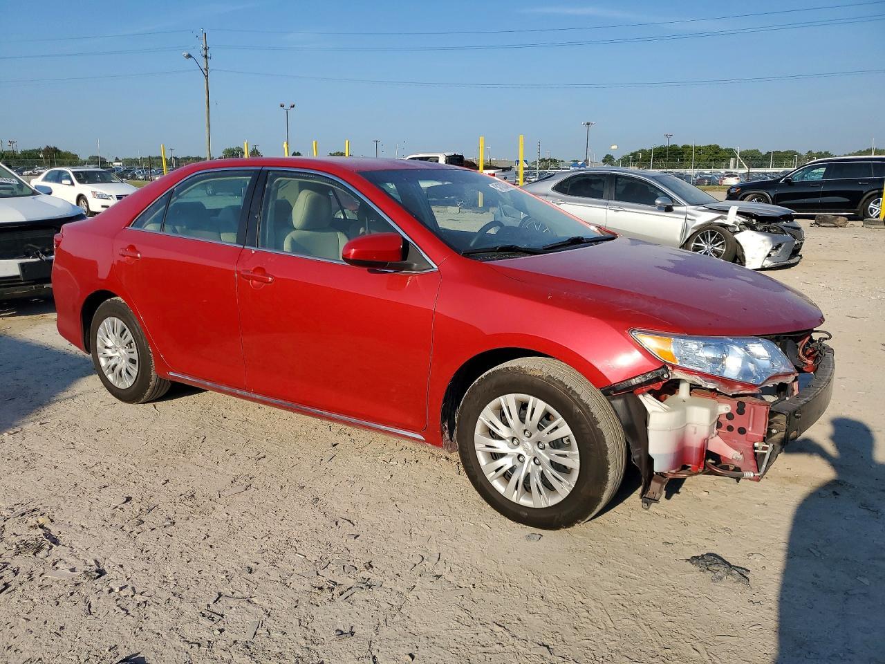2014 Toyota Camry Le - Фото 4