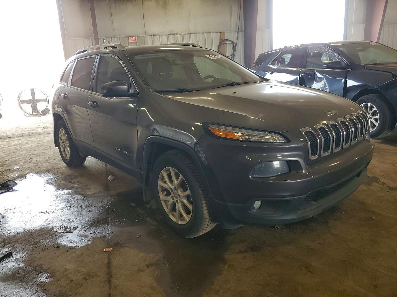 2016 Jeep Cherokee Latitude - Image 4