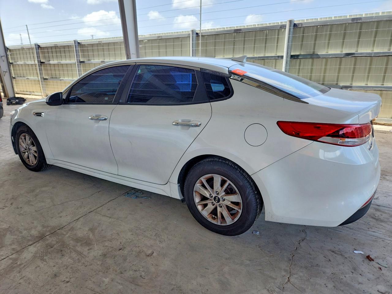 2017 Kia Optima Lx - Фото 2