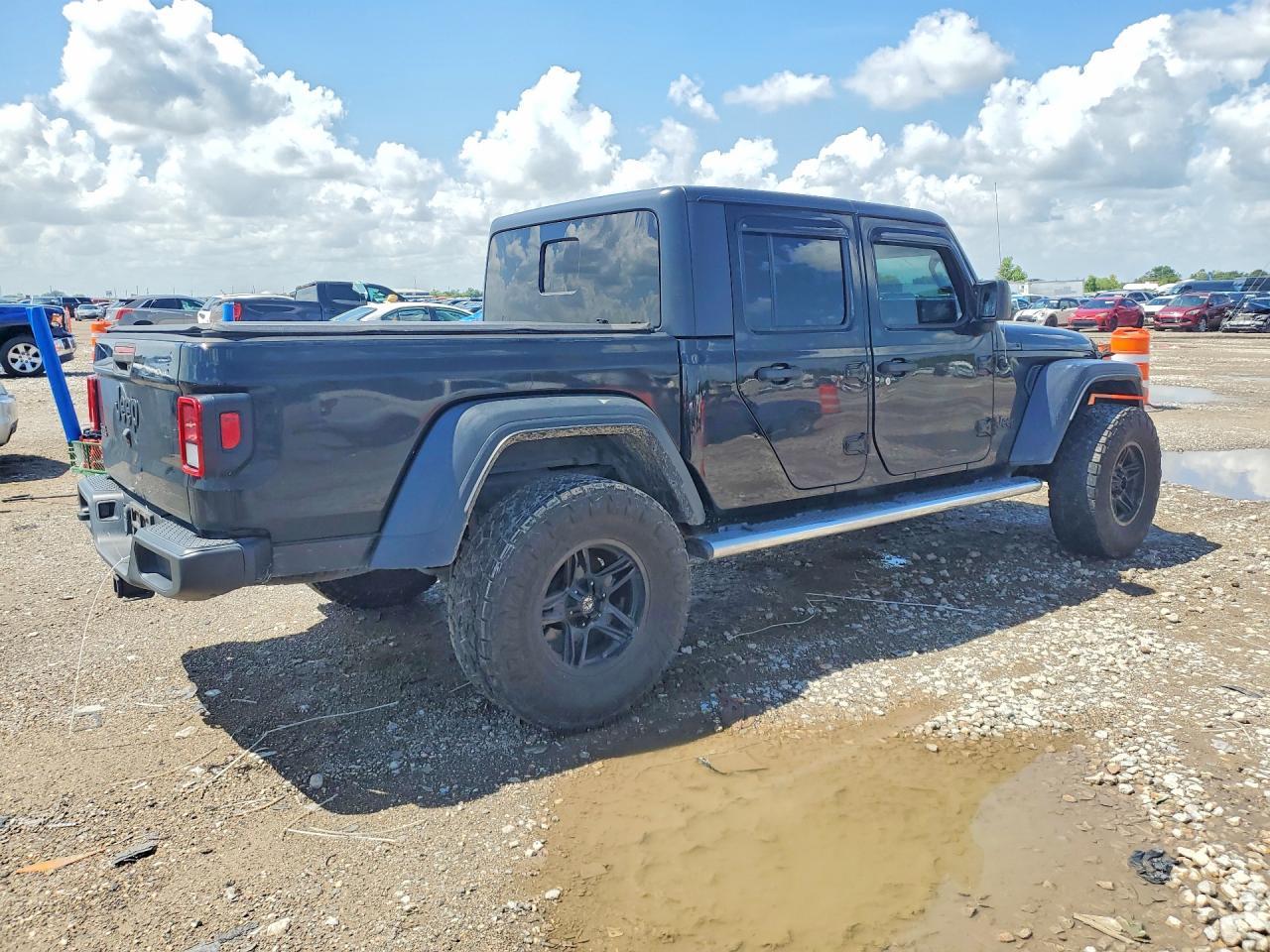 2020 Jeep Gladiator Sport - Фото 3