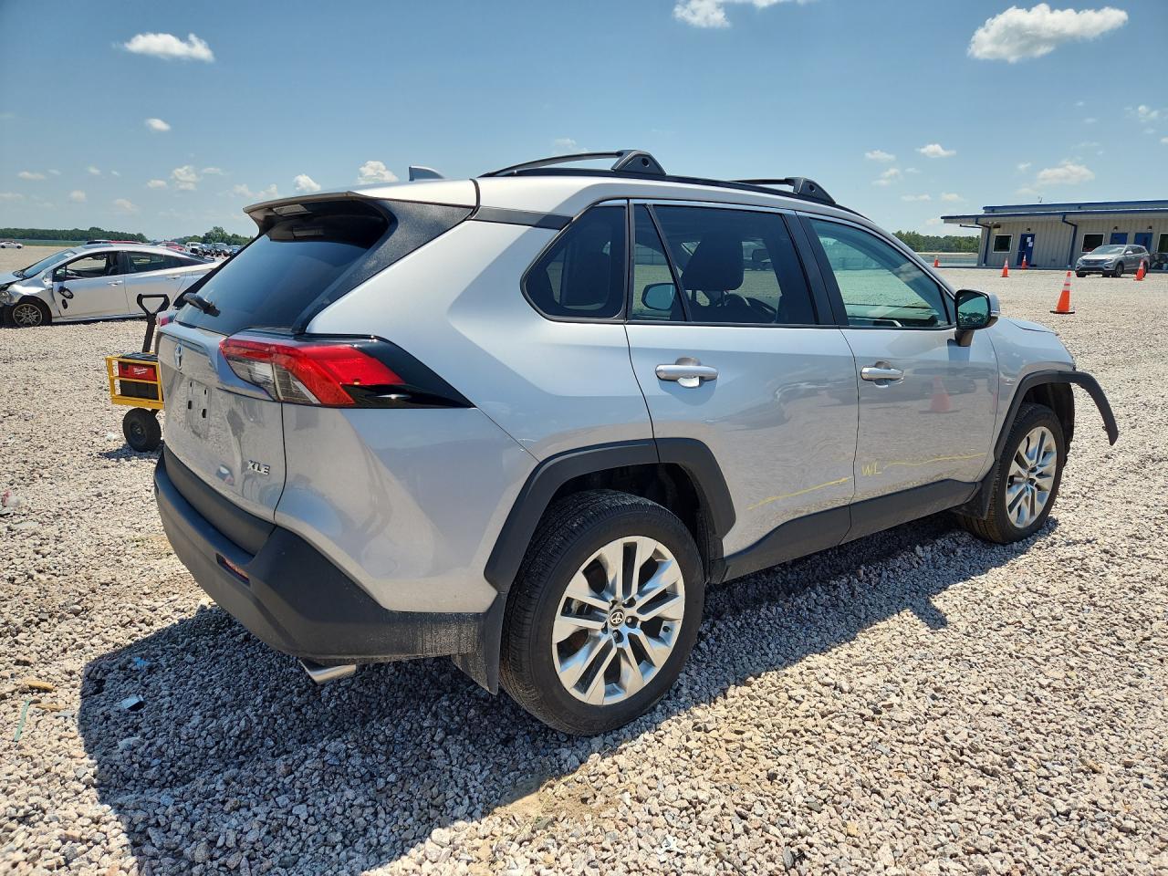 2025 Toyota Rav4 Xle Premium - Фото 3