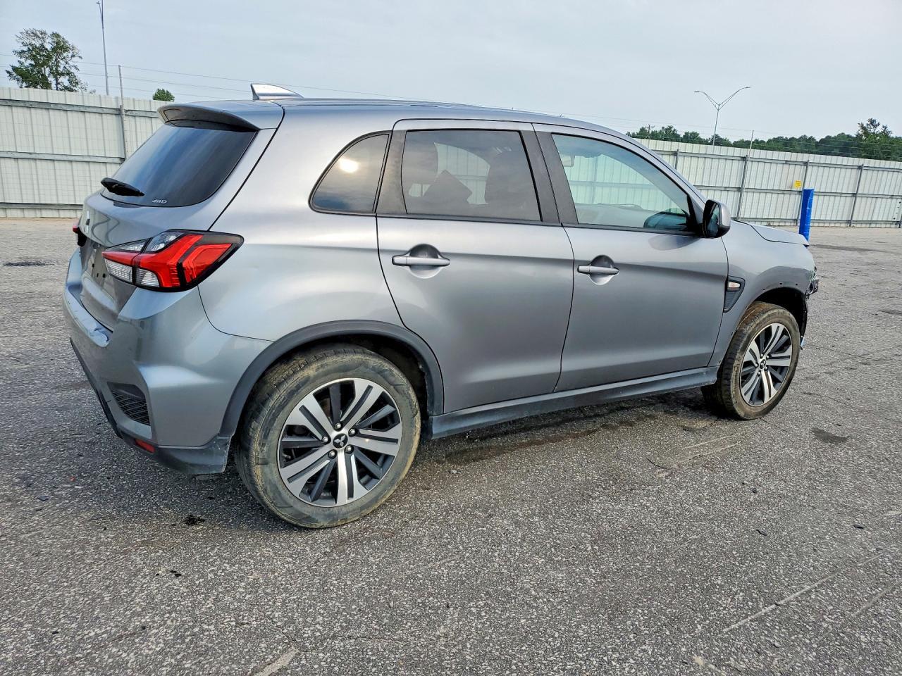 2023 Mitsubishi Outlander Sport S/Se - Фото 3
