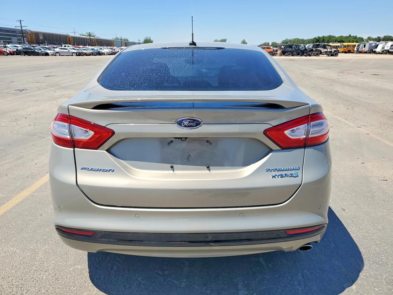 2015 Ford Fusion Titanium Hev - Image 6