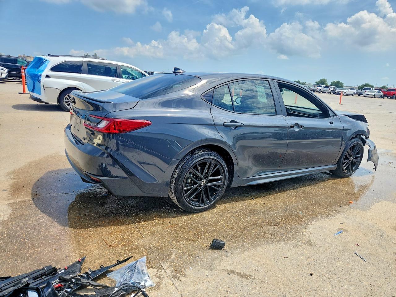 2025 Toyota Camry Se - Фото 3