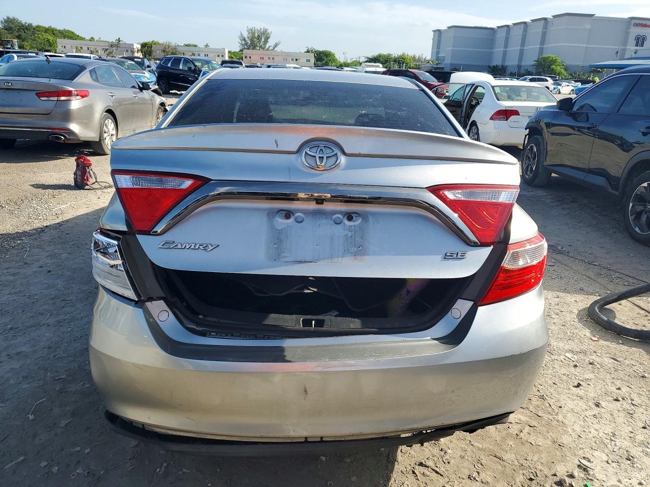 2015 Toyota Camry Se - Фото 6