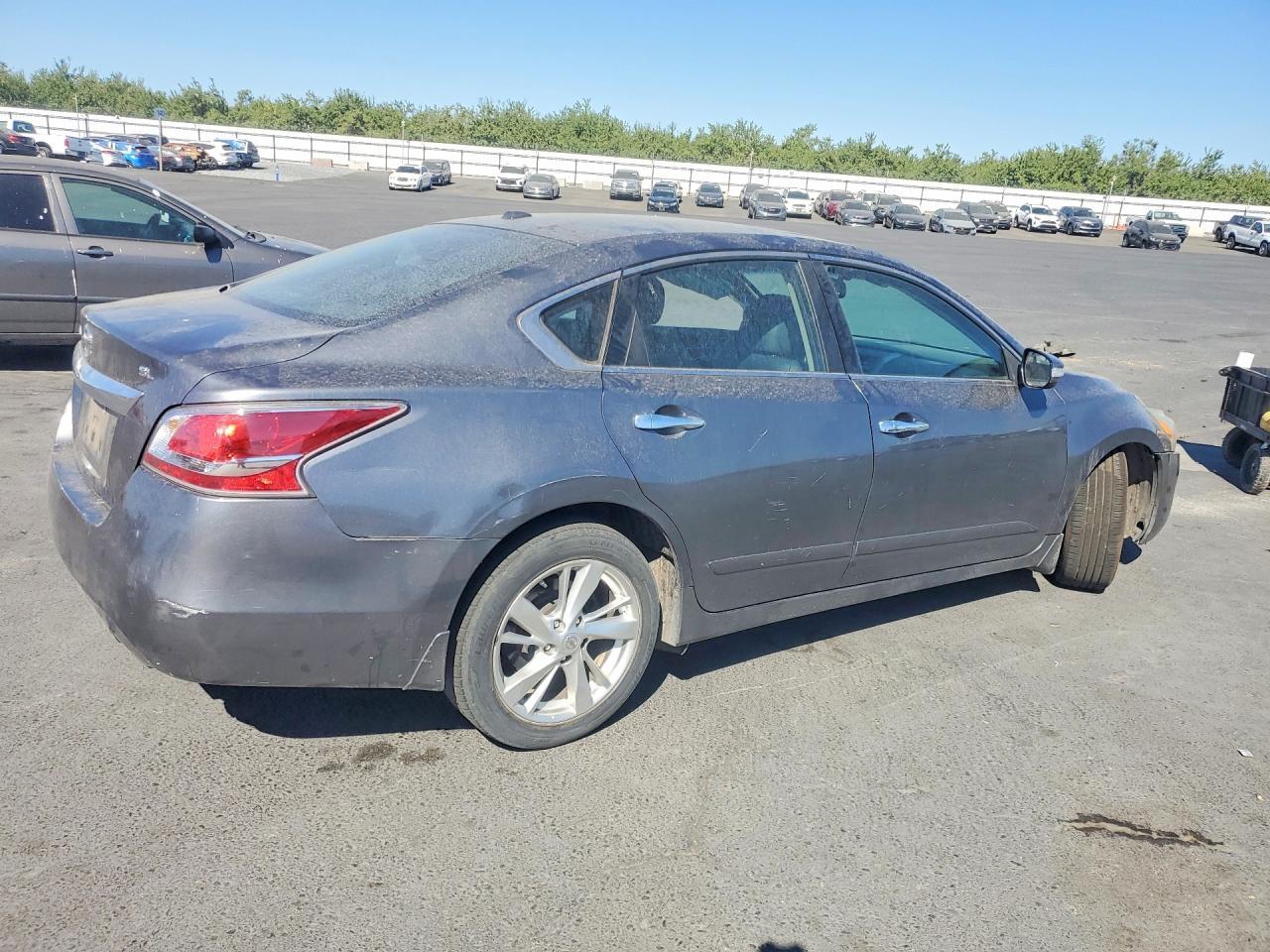 2015 Nissan Altima - Image 3