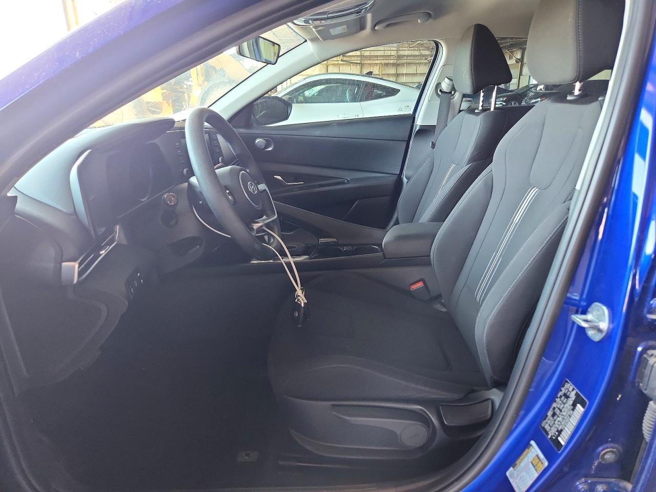 2023 Hyundai Elantra Blue - Image 7