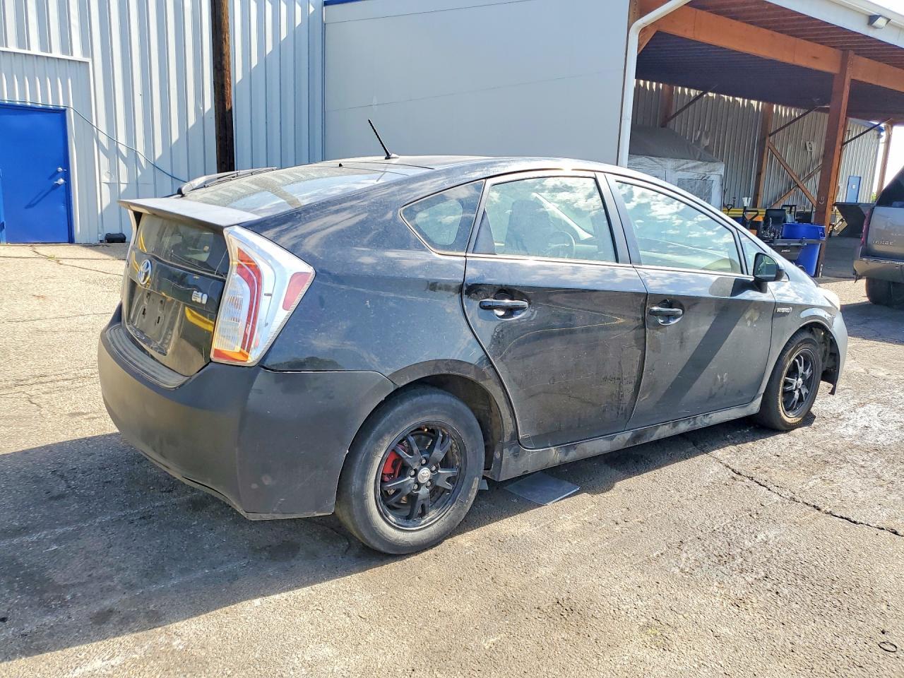 2014 Toyota Prius Two - Фото 3