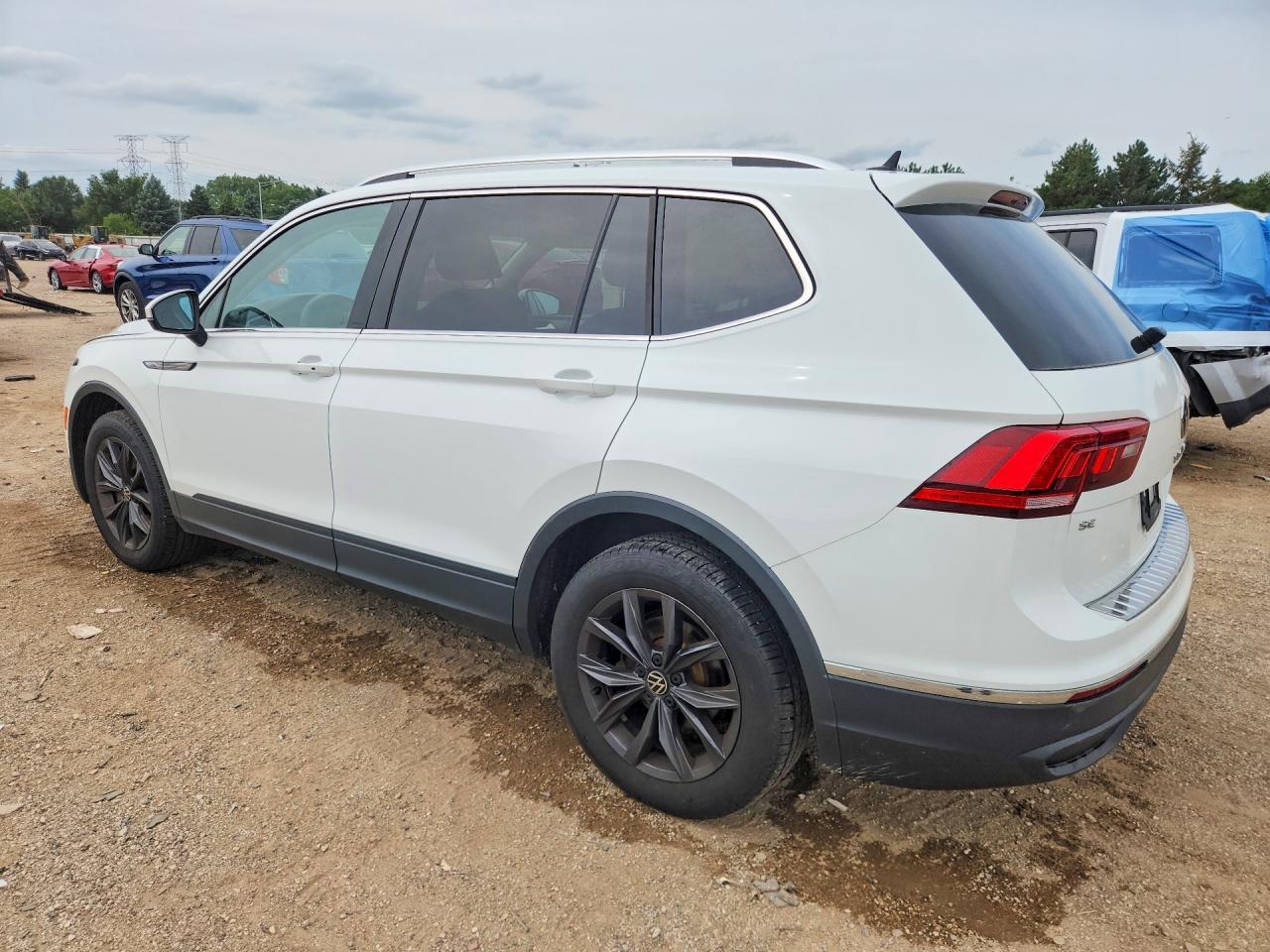 2022 Volkswagen Tiguan Se - Фото 2