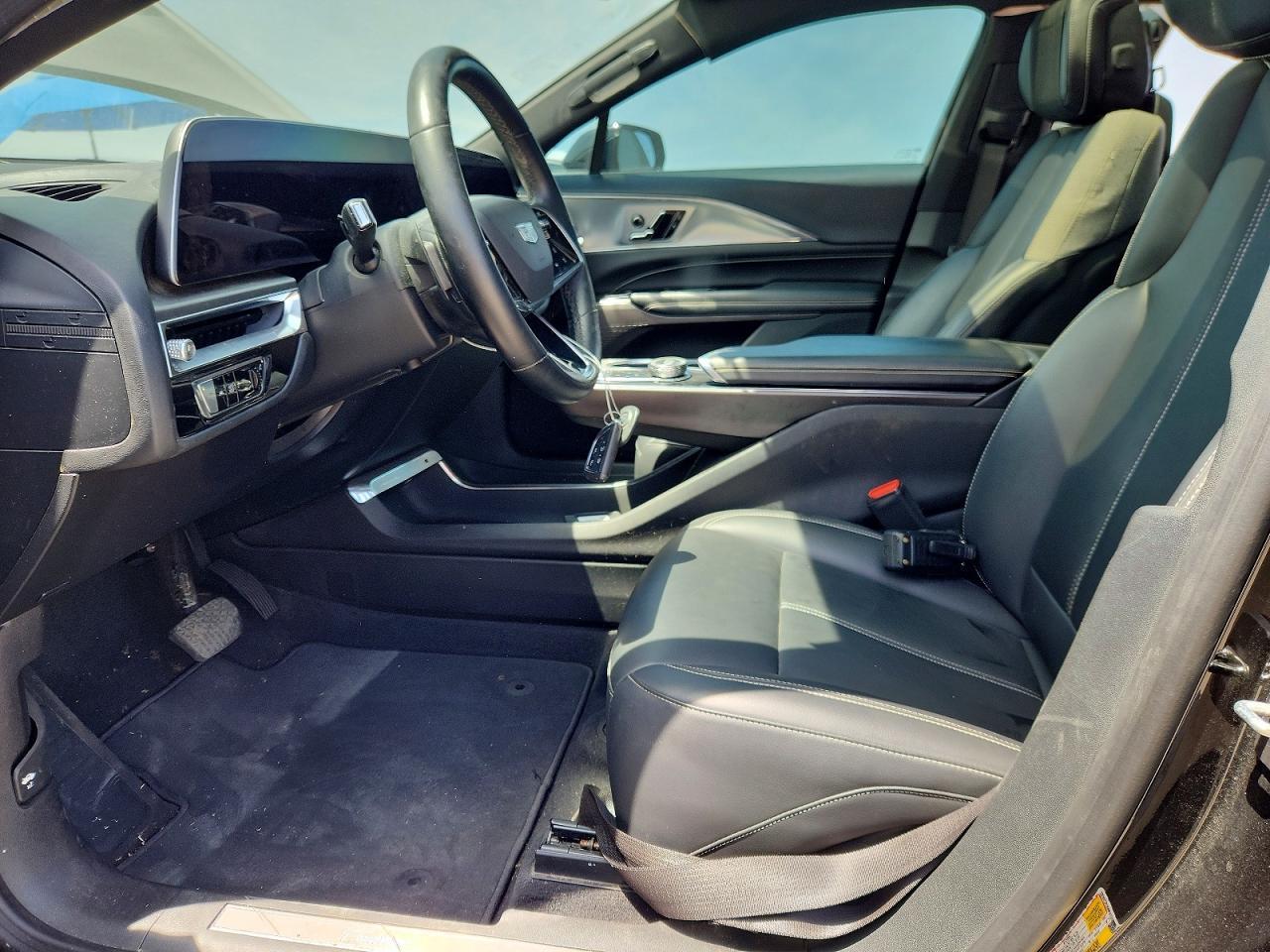 2024 Cadillac Lyriq Tech - Image 7