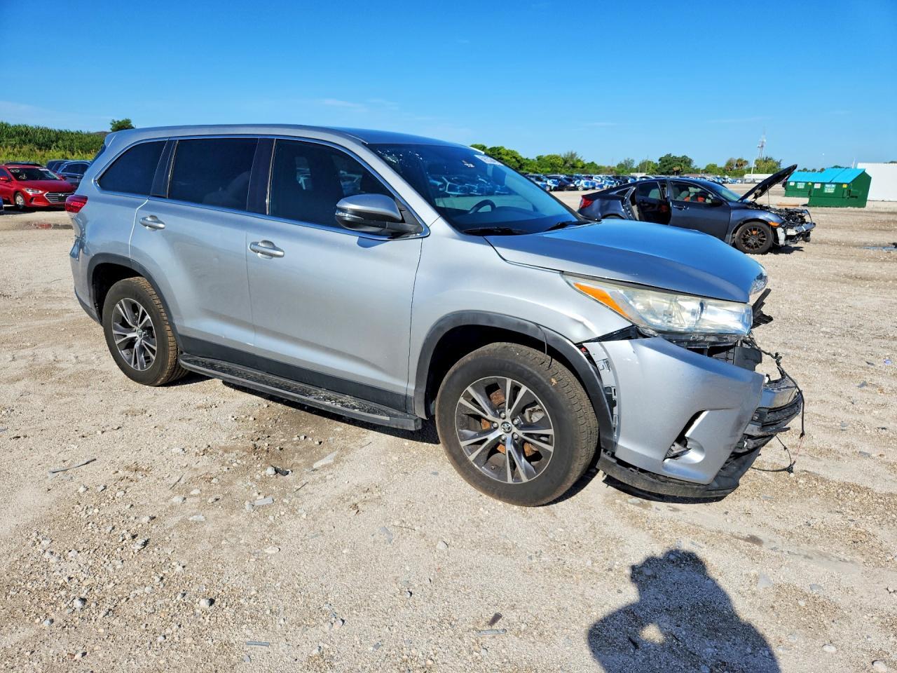 2019 Toyota Highlander Le - Image 4
