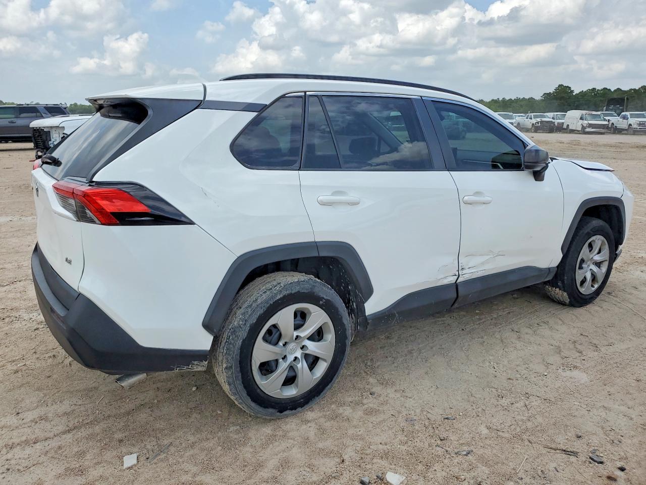 2021 Toyota Rav4 Le - Image 3