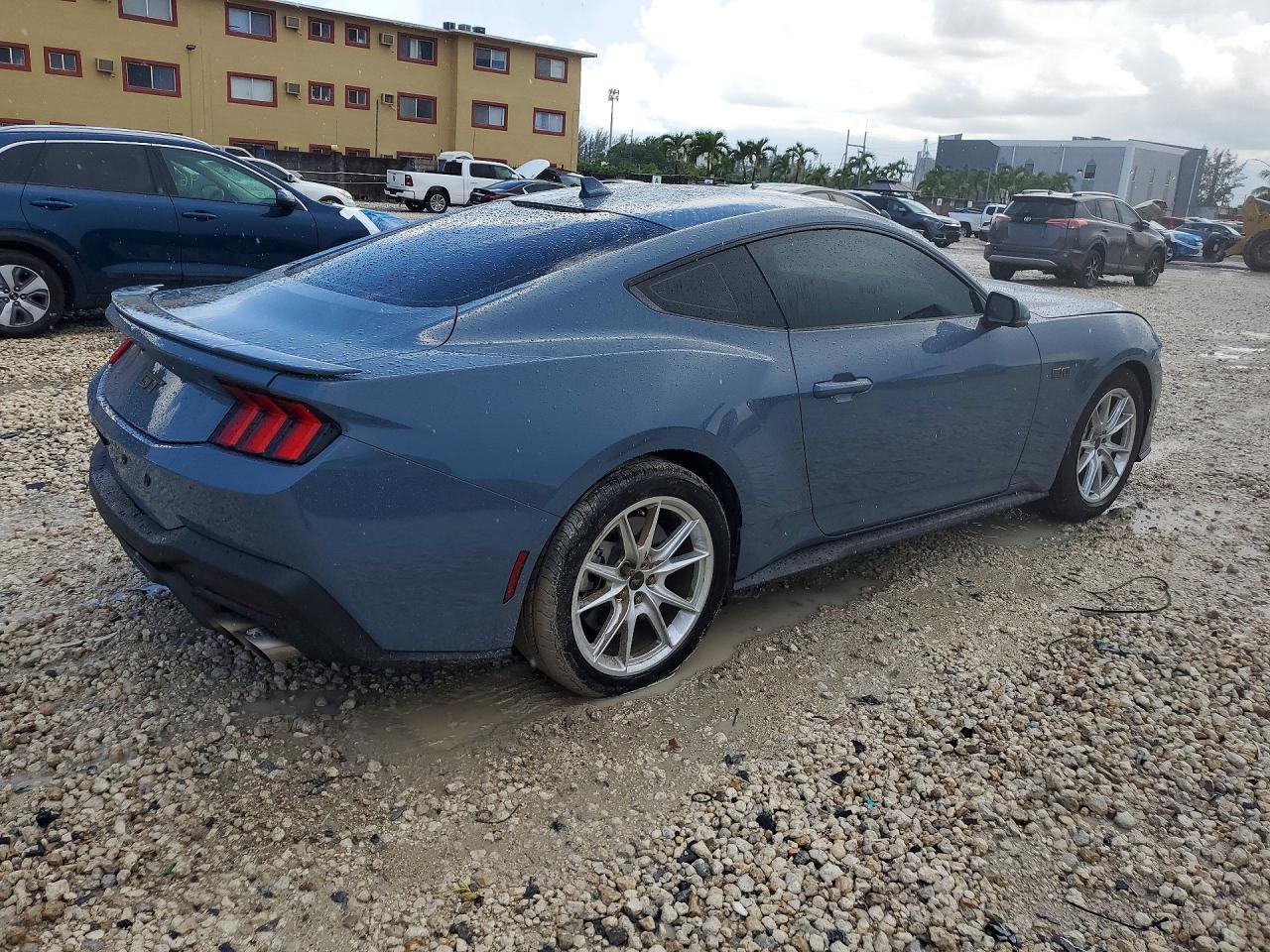 2024 Ford Mustang Gt - Image 3