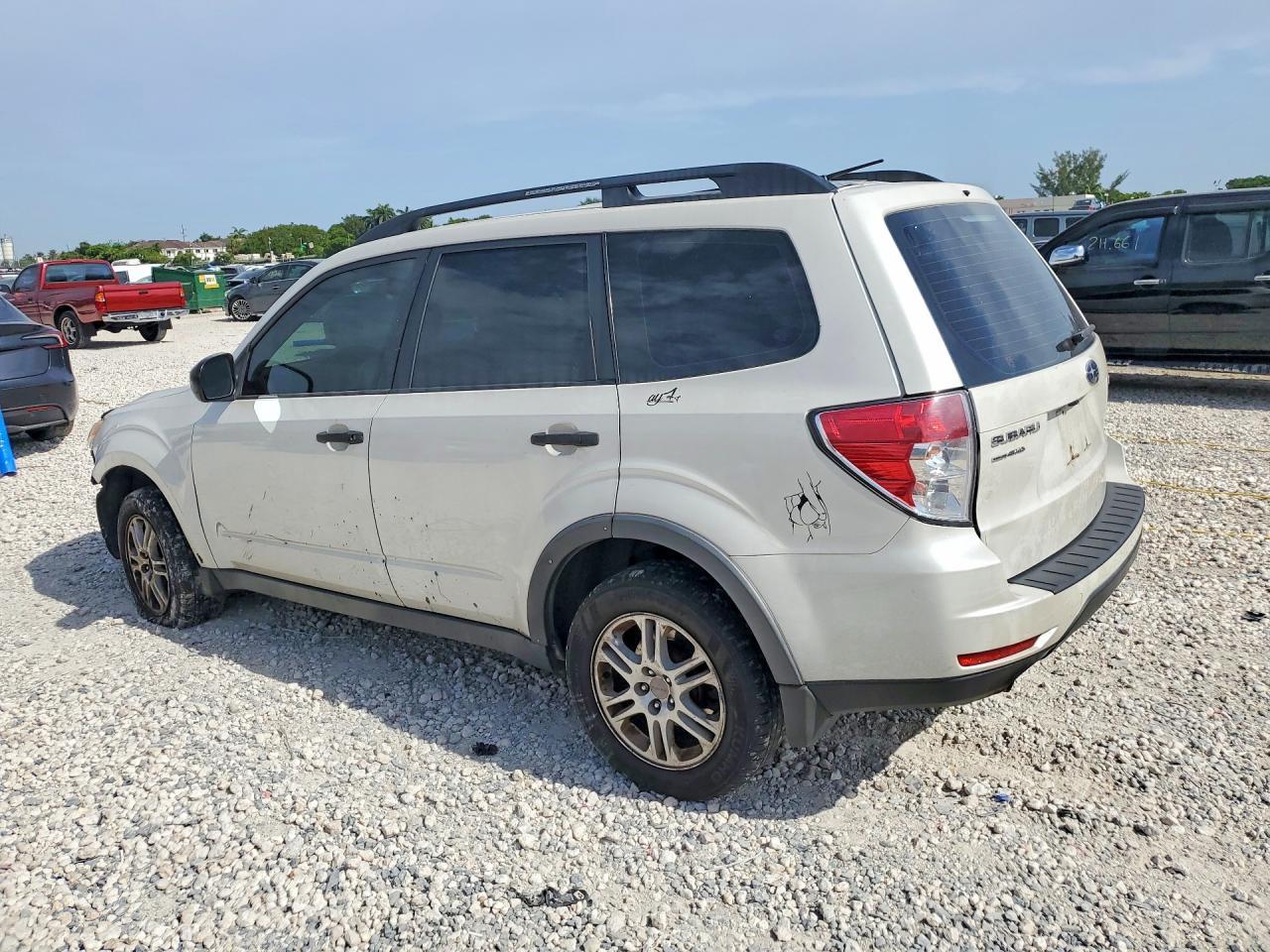 2011 Subaru Forester 2.5X - Фото 2