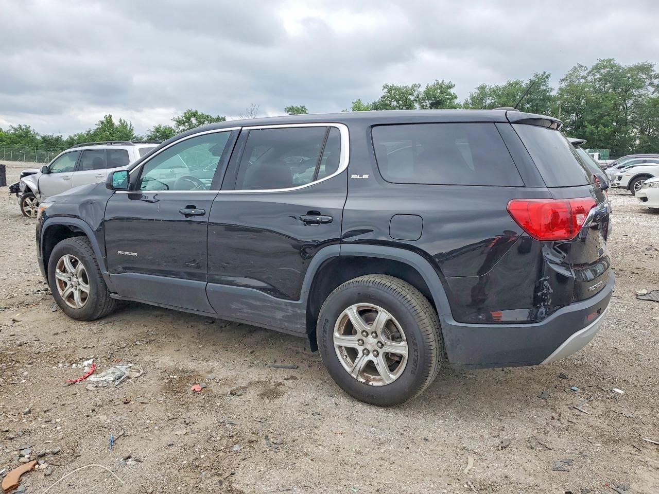 2017 GMC Acadia Sle - Image 2