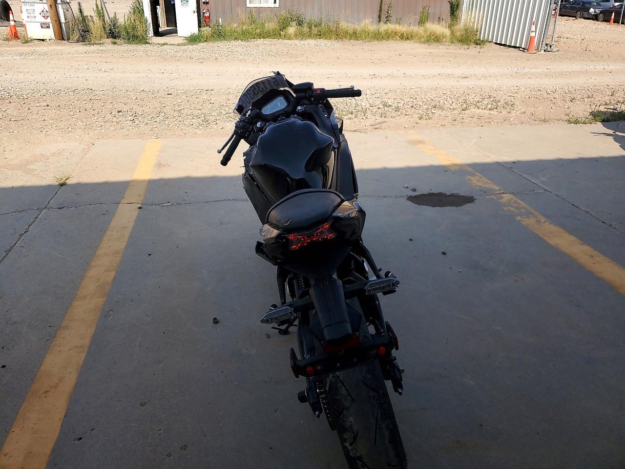 2025 Kawasaki Ex650 R - Image 4