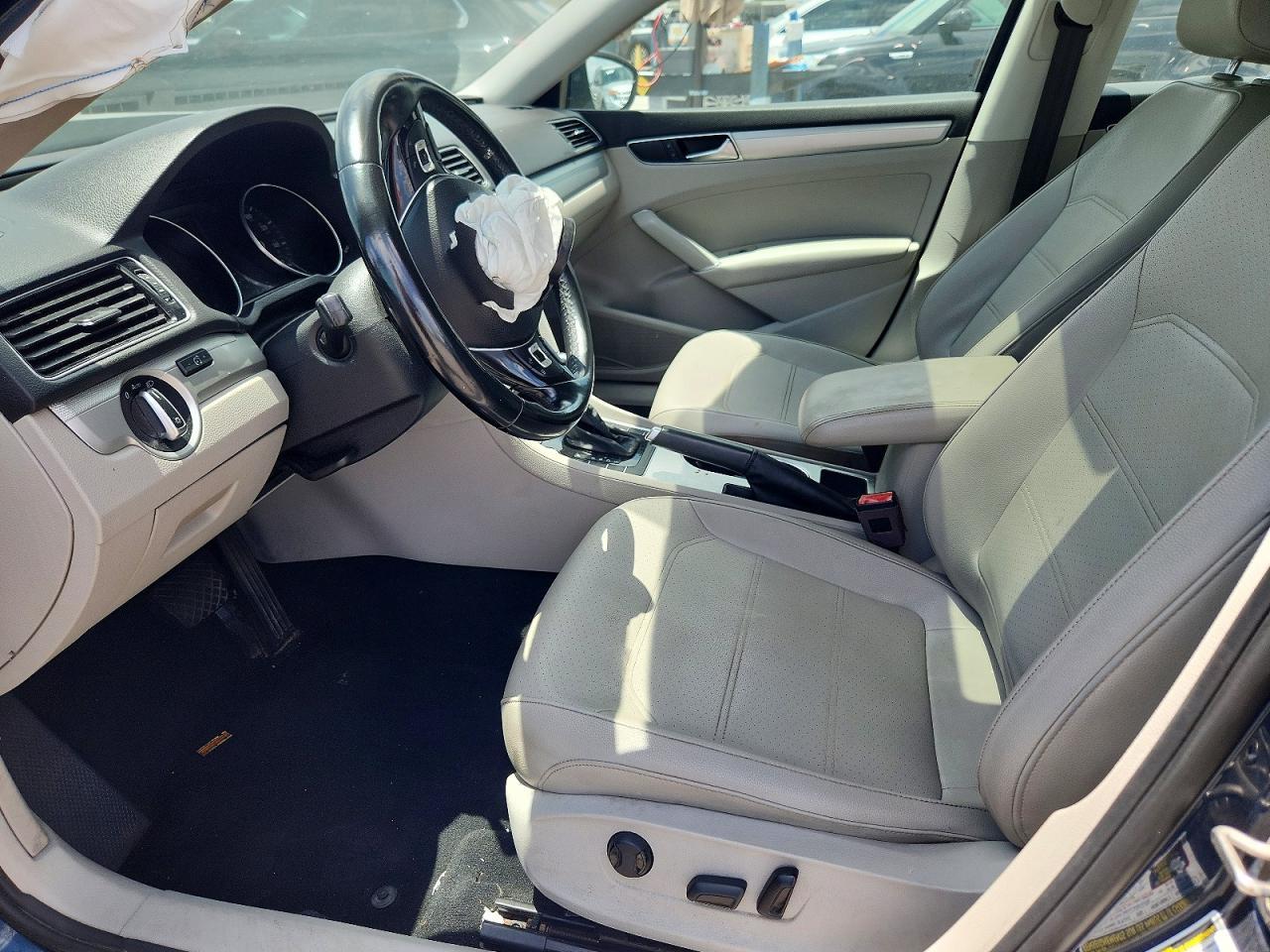 2019 Volkswagen Passat Wolfsburg - Image 7