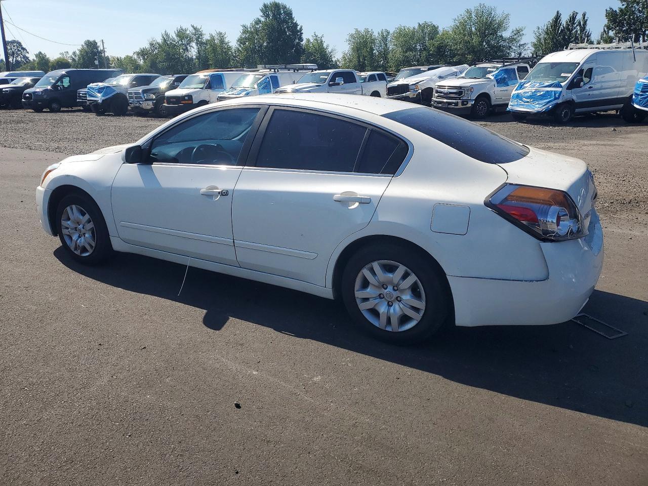 2011 Nissan Altima Base - Фото 2