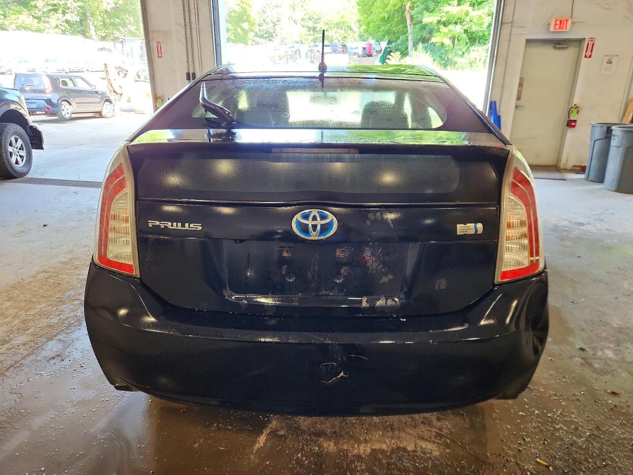 2015 Toyota Prius Two - Image 6