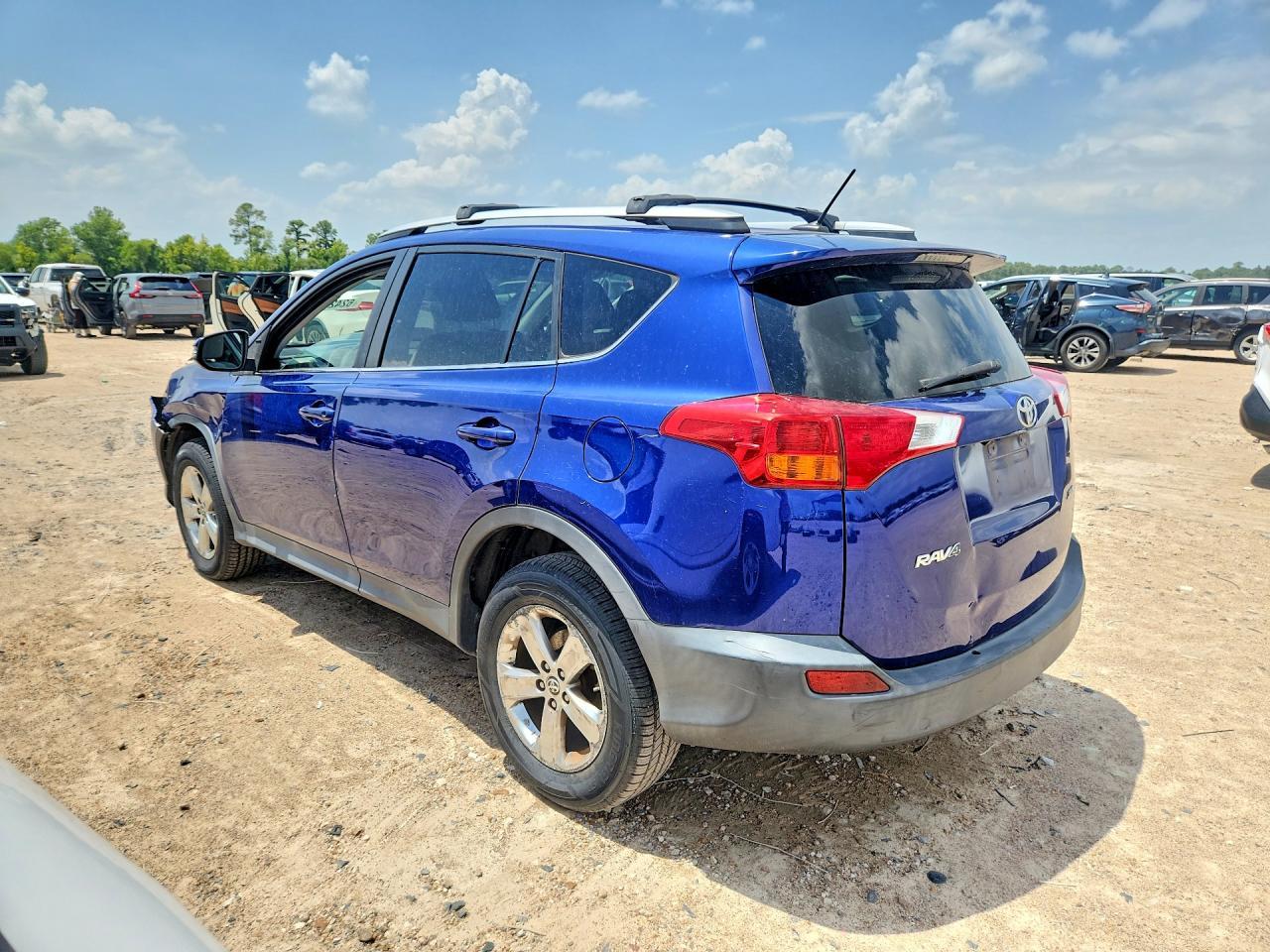 2015 Toyota Rav4 Xle - Фото 2