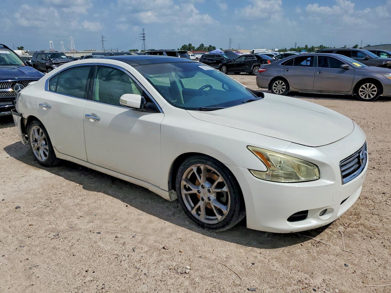 2013 Nissan Maxima - Image 4