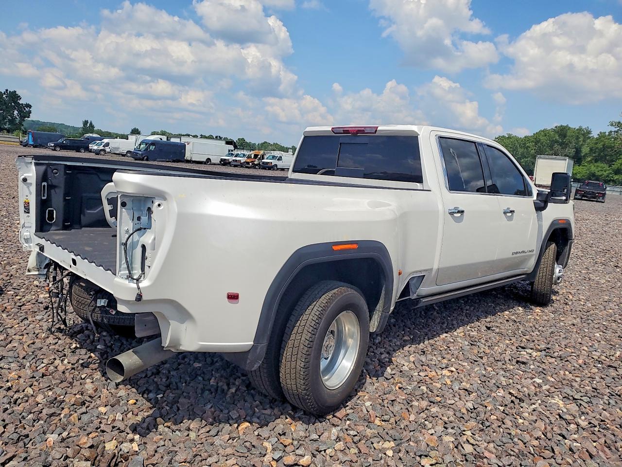 2025 GMC Sierra K3500 Denali Ultimate - Фото 3