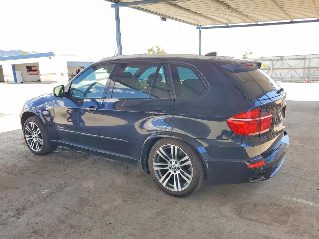 2013 BMW X5 xDrive50I - Image 2