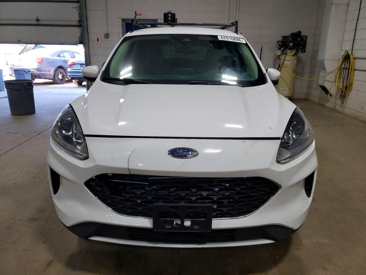 2020 Ford Escape Se - Фото 5