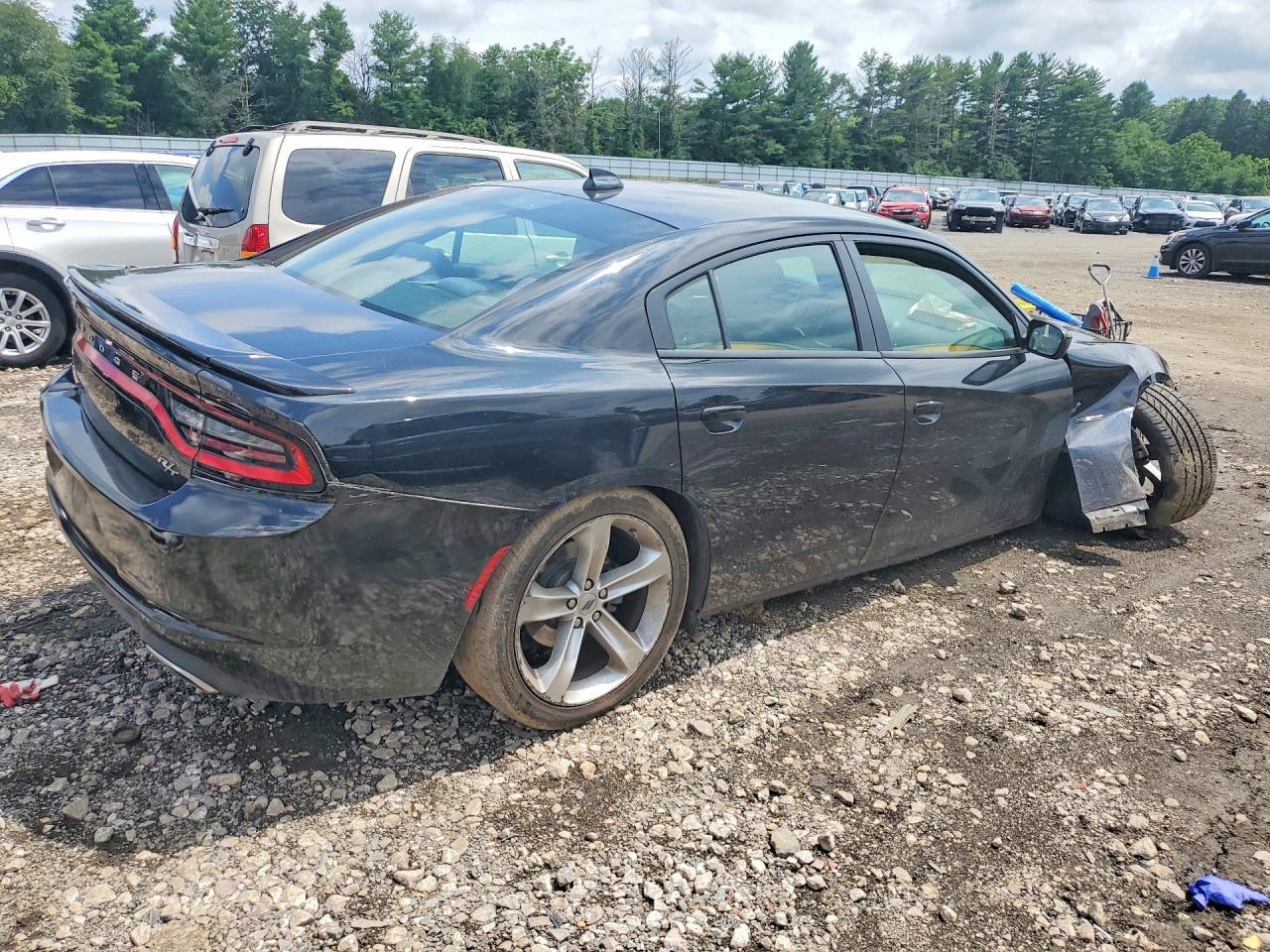 2017 Dodge Charger R/T - Image 3