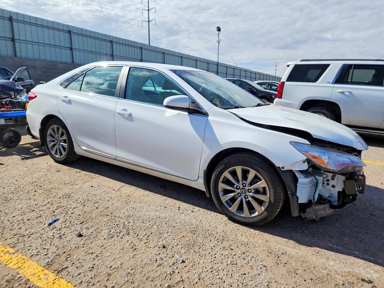 2017 Toyota Camry Xle - Image 4
