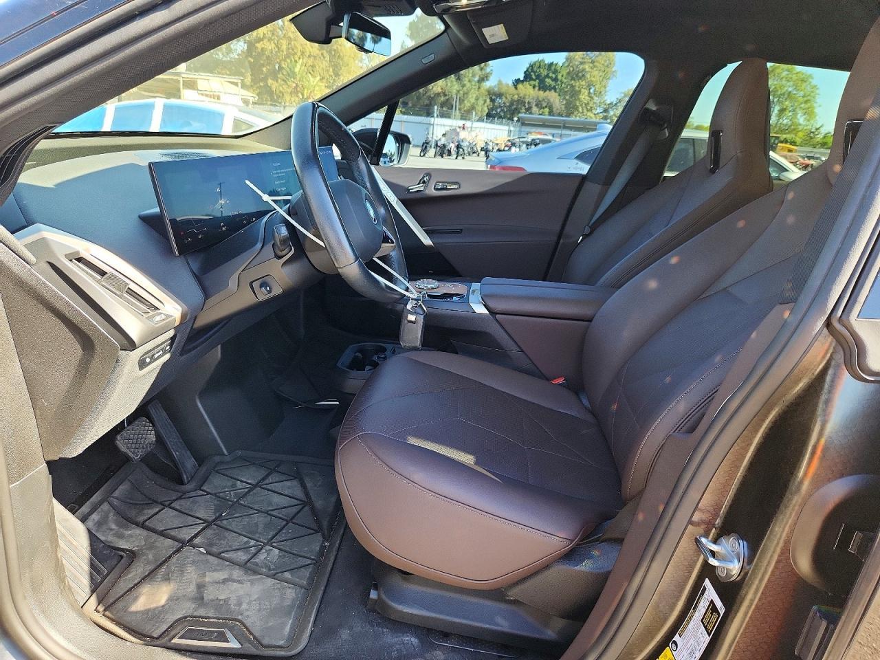 2024 BMW Ix xDrive50 - Фото 7