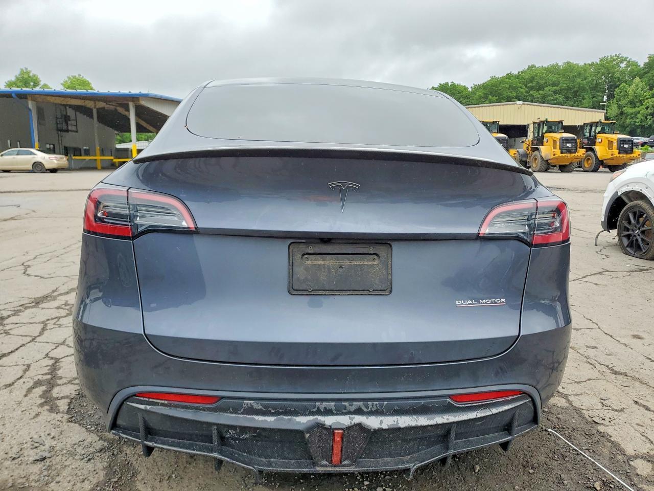 2023 Tesla Model Y - Фото 6