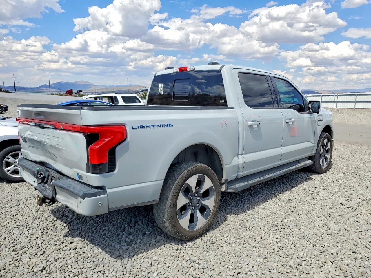 2023 Ford F150 Lightning Pro - Фото 3