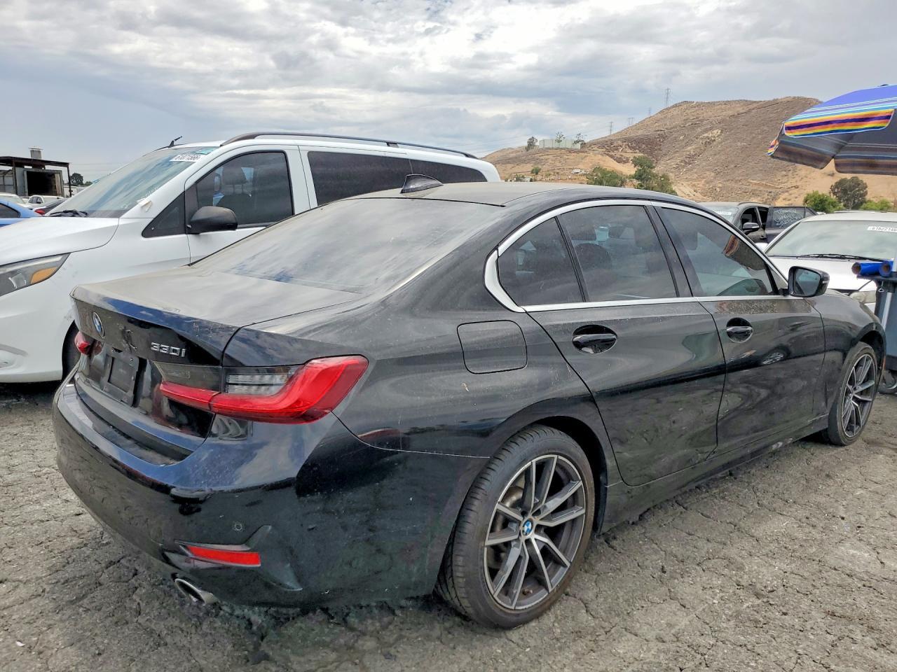 2020 BMW 330I - Фото 3