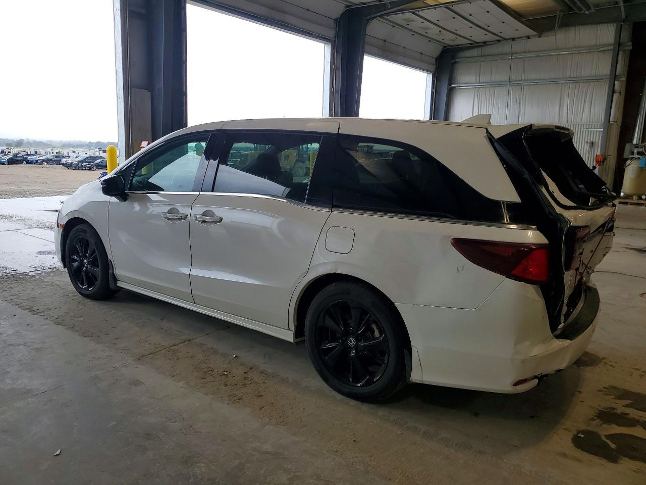 2024 Honda Odyssey Sport - Image 2