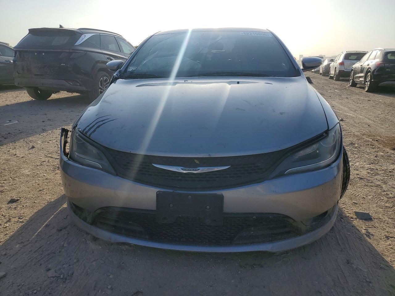 2015 Chrysler 200 S - Image 5
