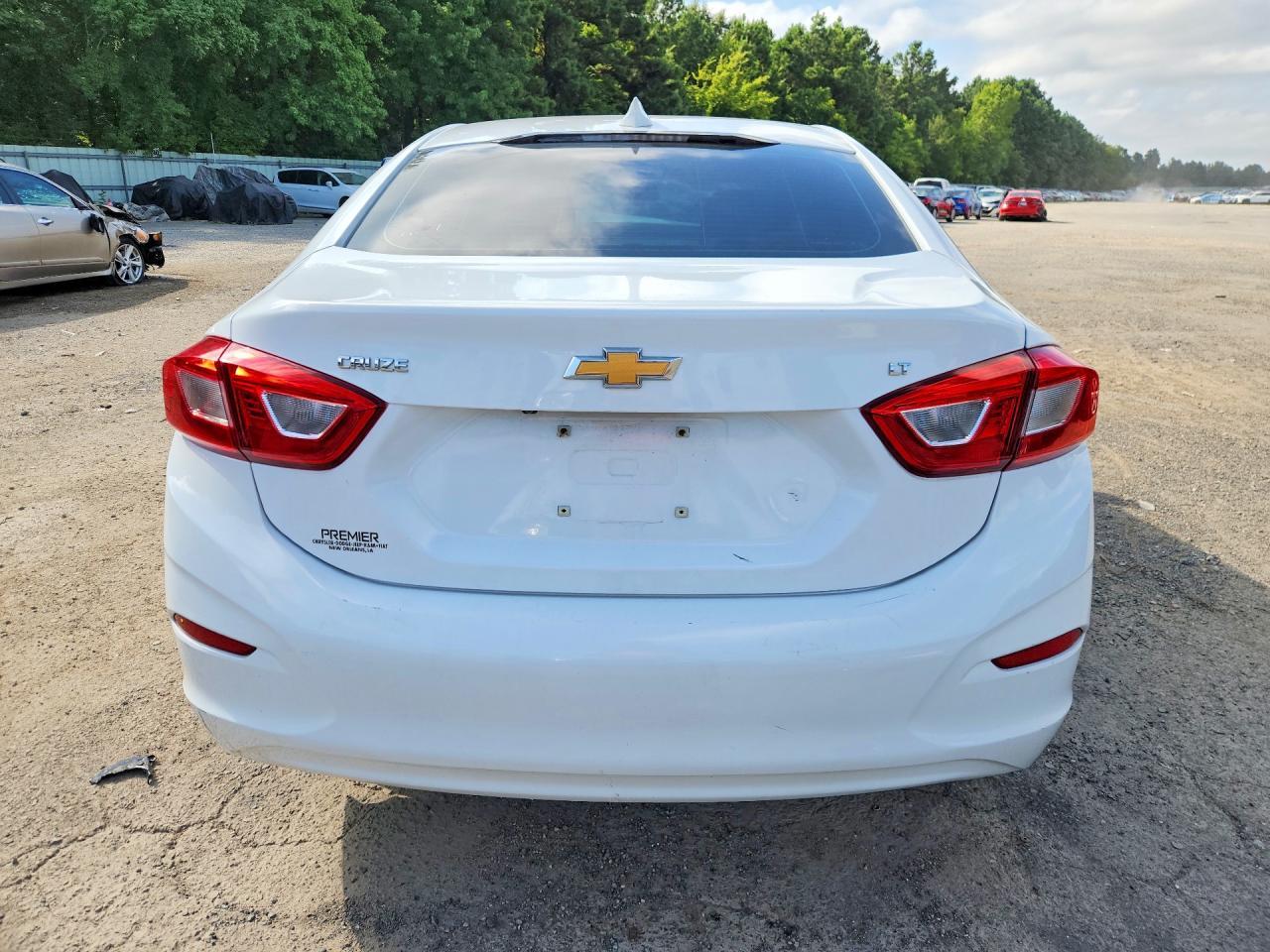 2019 Chevrolet Cruze Lt - Image 6
