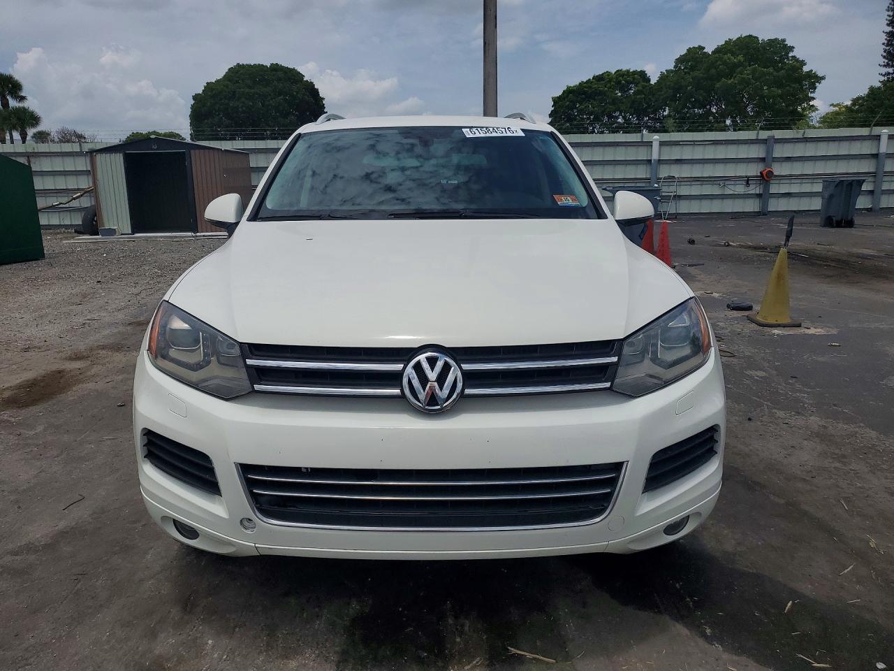 2011 Volkswagen Touareg V6 - Фото 5