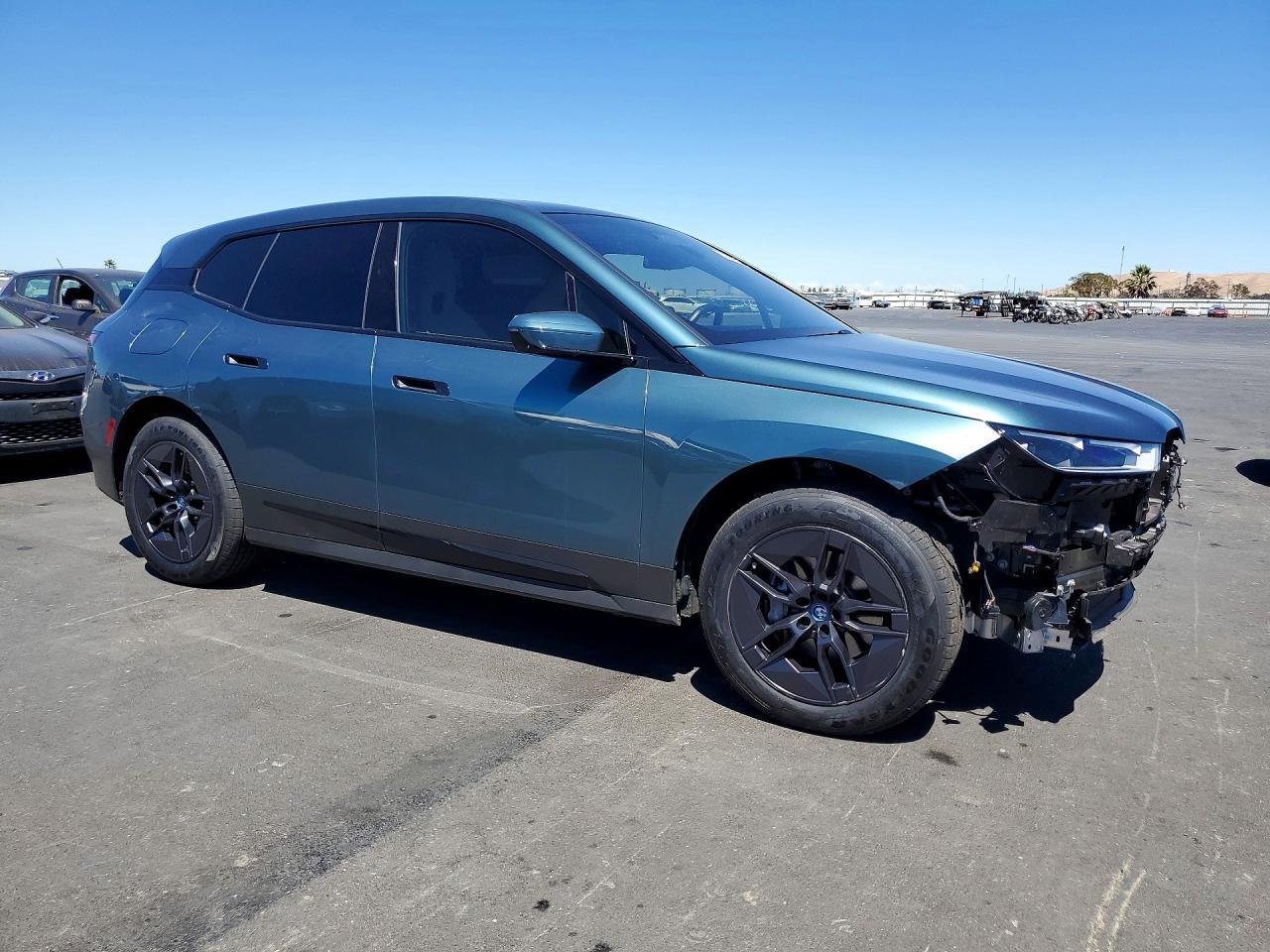 2024 BMW Ix xDrive50 - Фото 4