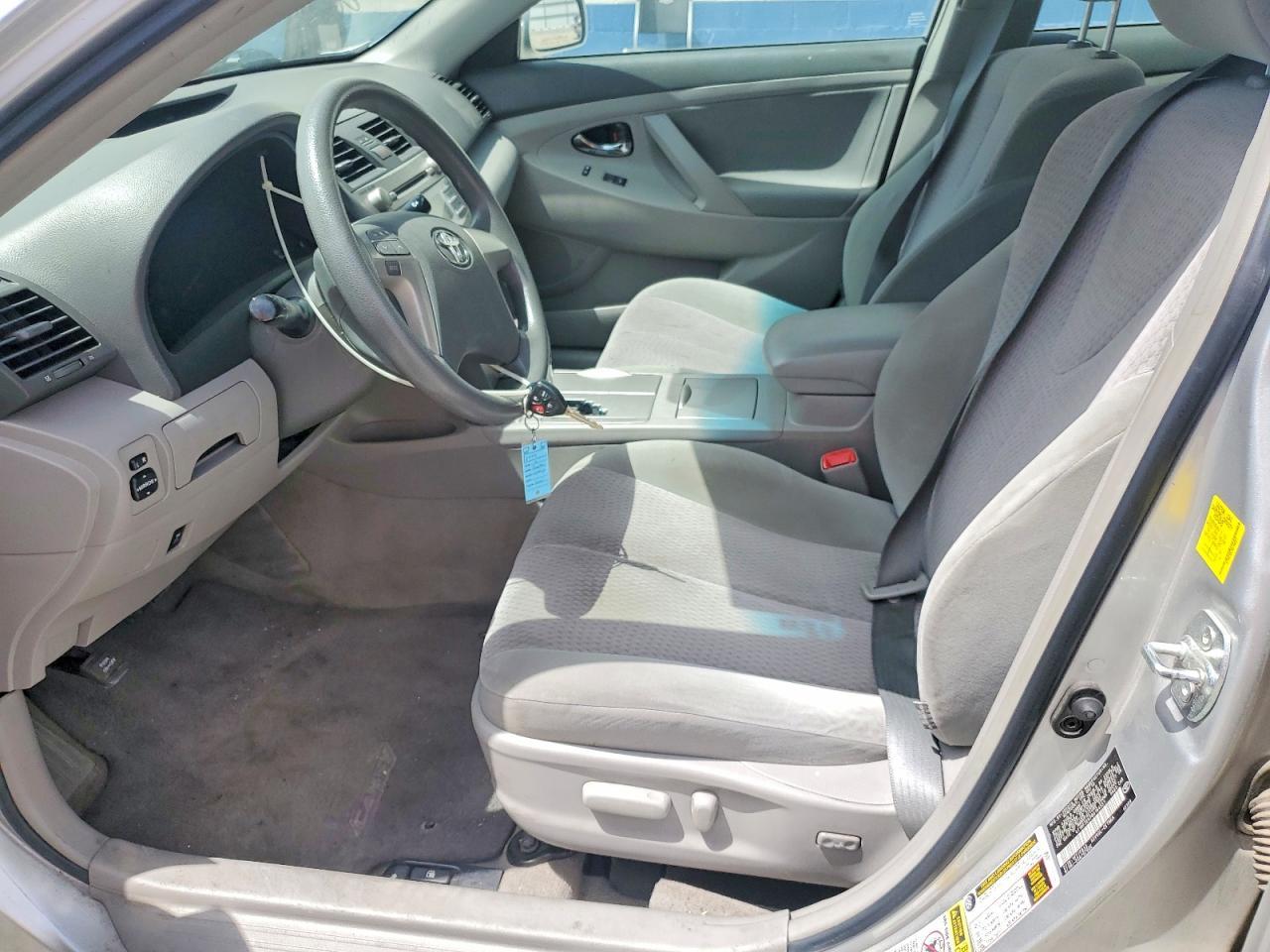 2011 Toyota Camry Le - Фото 7