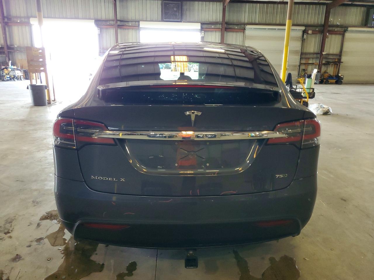 2017 Tesla Model X - Фото 6