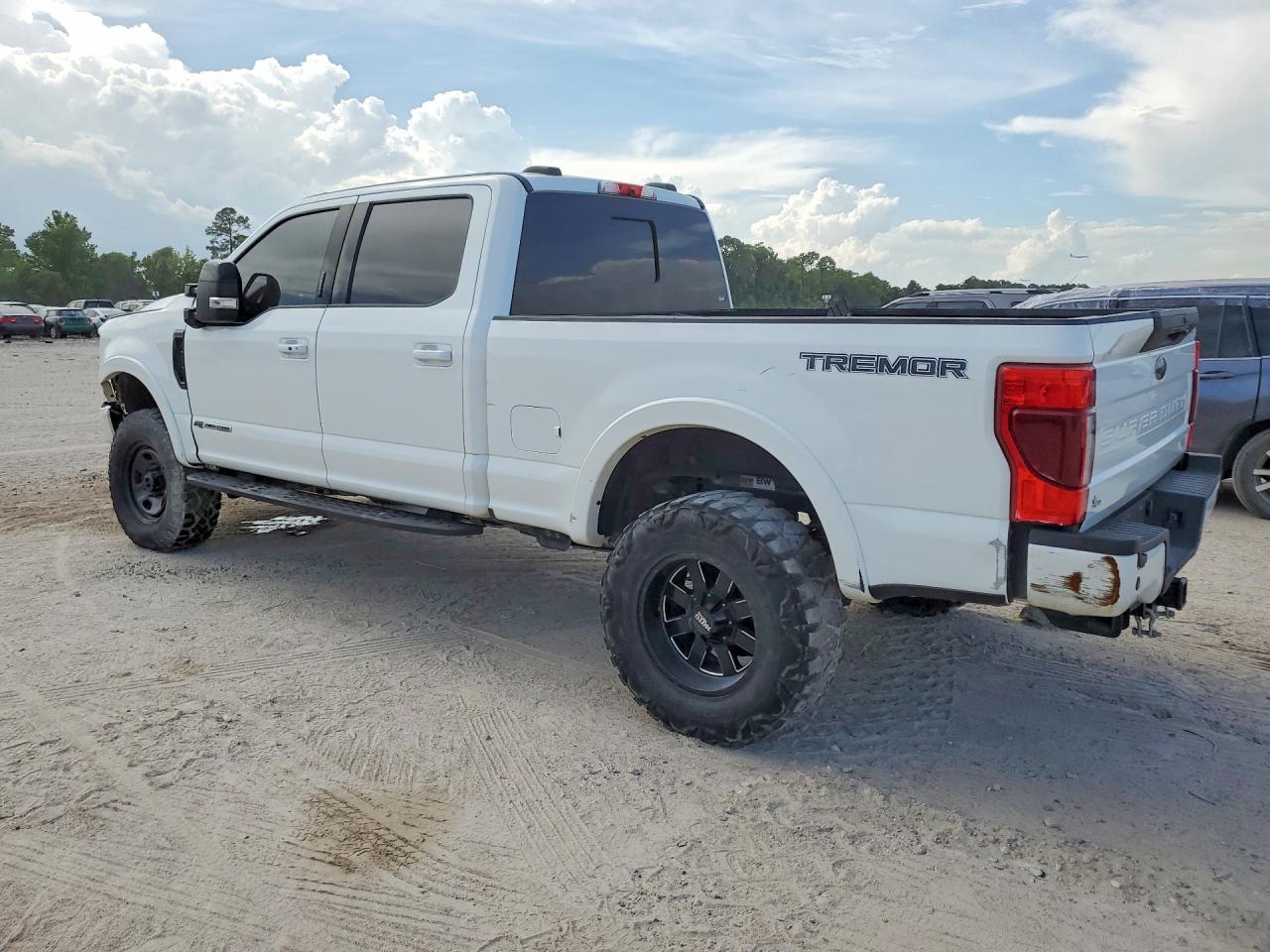 2021 Ford F250 Super Duty - Фото 2